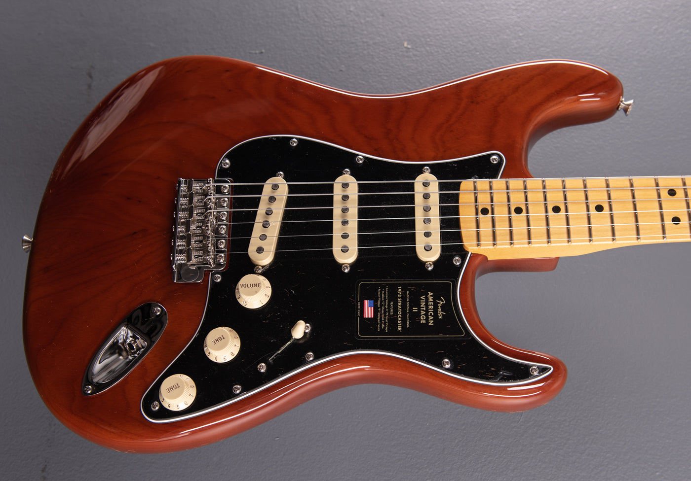 American Vintage II 1973 Stratocaster - Mocha w/Maple