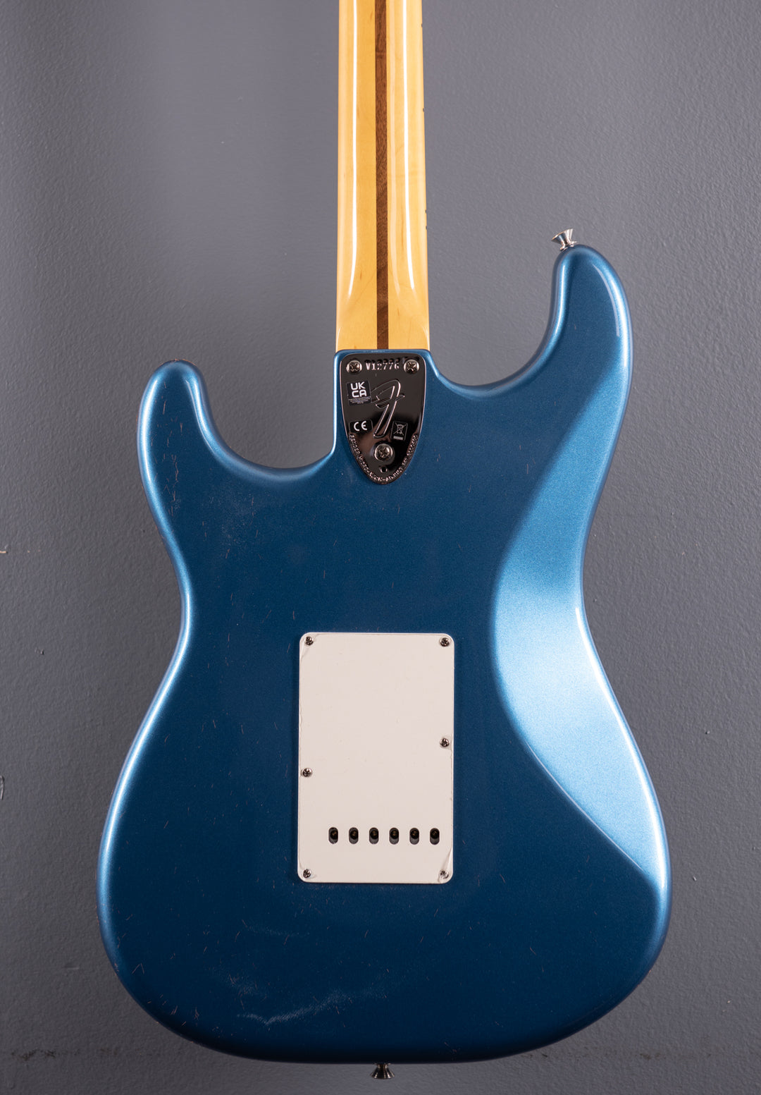American Vintage II 1973 Stratocaster - Lake Placid Blue w/Maple