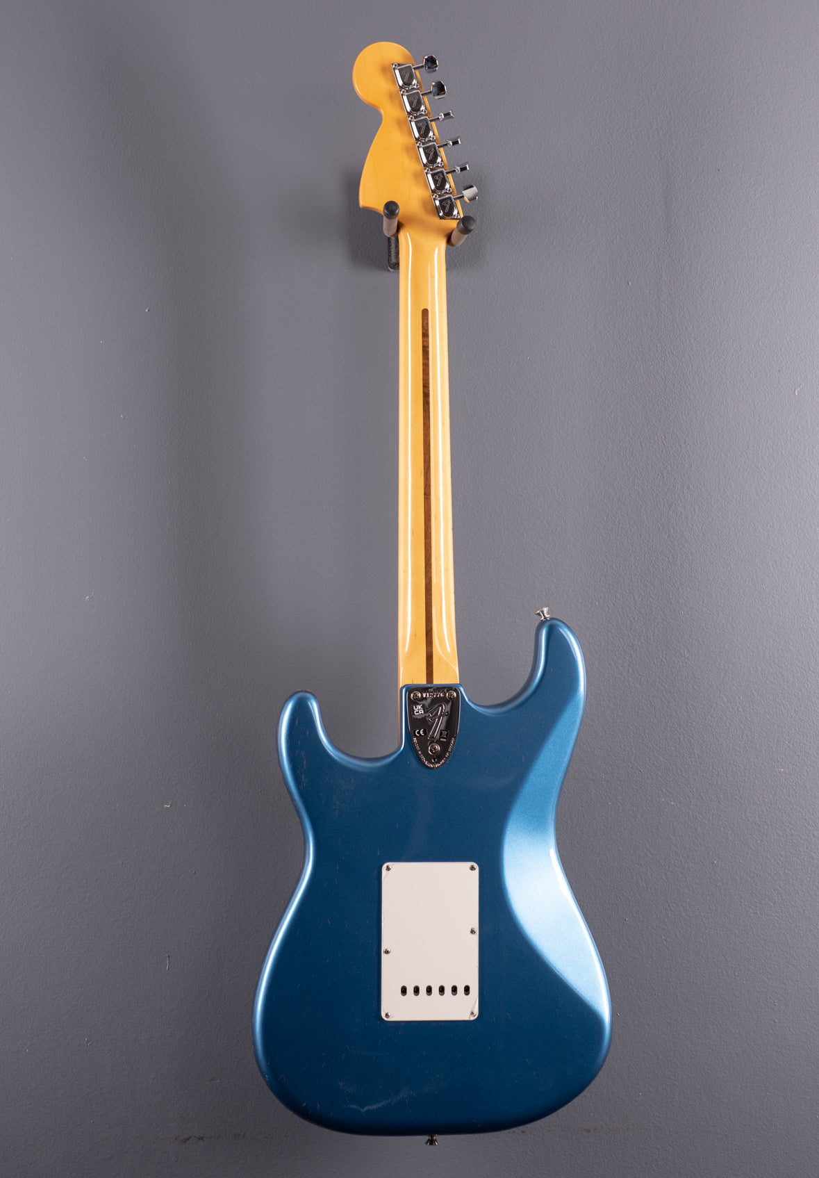 American Vintage II 1973 Stratocaster - Lake Placid Blue w/Maple