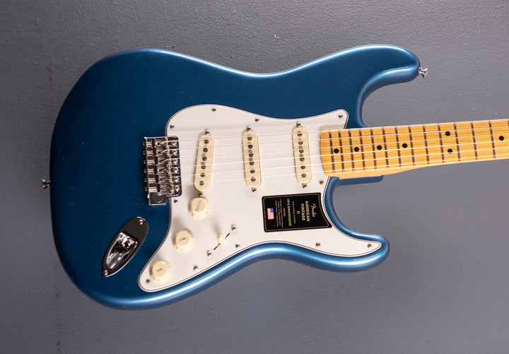American Vintage II 1973 Stratocaster - Lake Placid Blue w/Maple