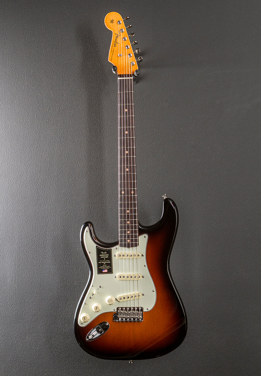 American Vintage II 1961 Stratocaster Left Hand - 3 Color Sunburst