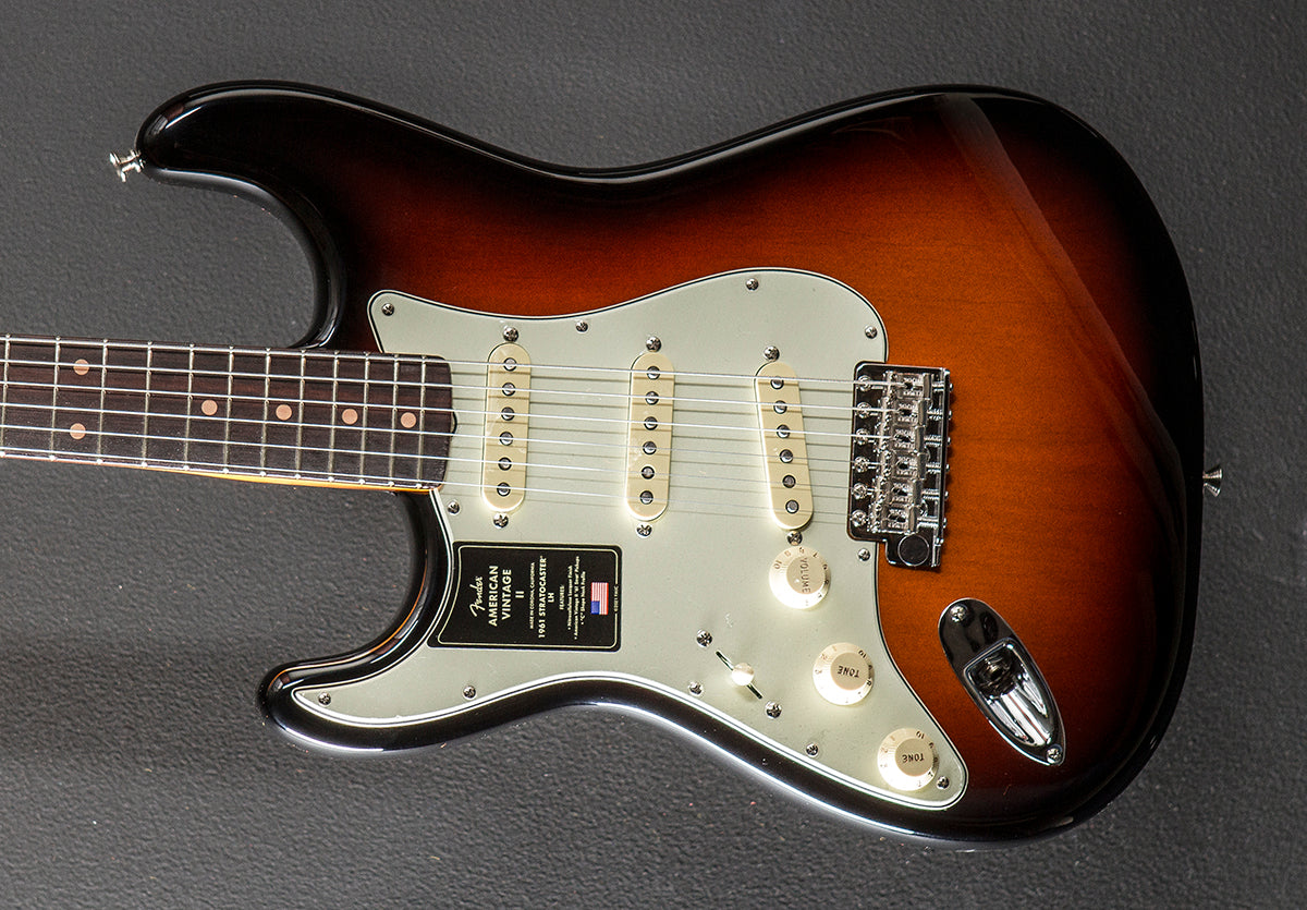 American Vintage II 1961 Stratocaster Left Hand - 3 Color Sunburst