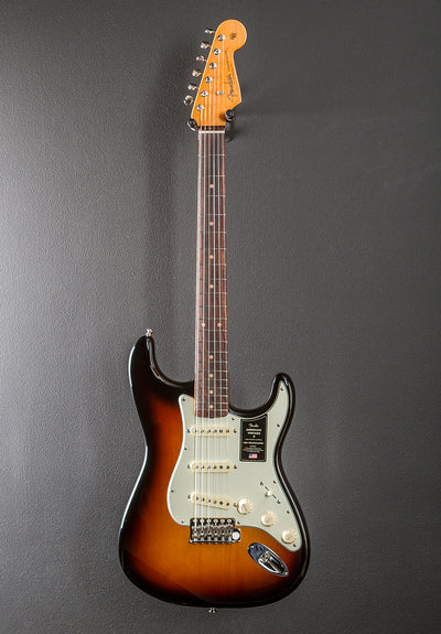 American Vintage II 1961 Stratocaster - 3 Color Sunburst