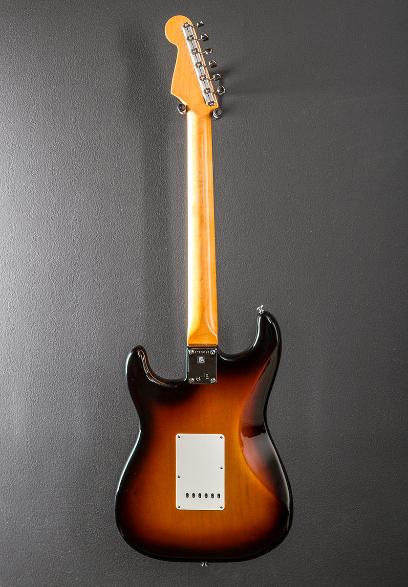 American Vintage II 1961 Stratocaster - 3 Color Sunburst