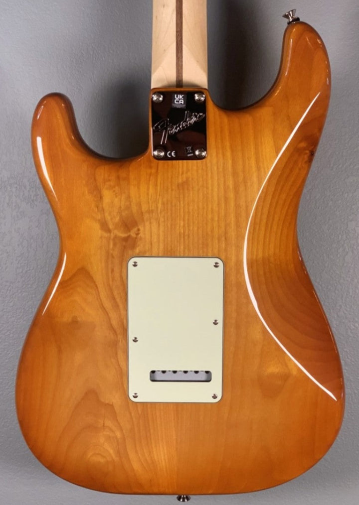 AMERICAN PERFORMER STRATOCASTER- Honey Burst