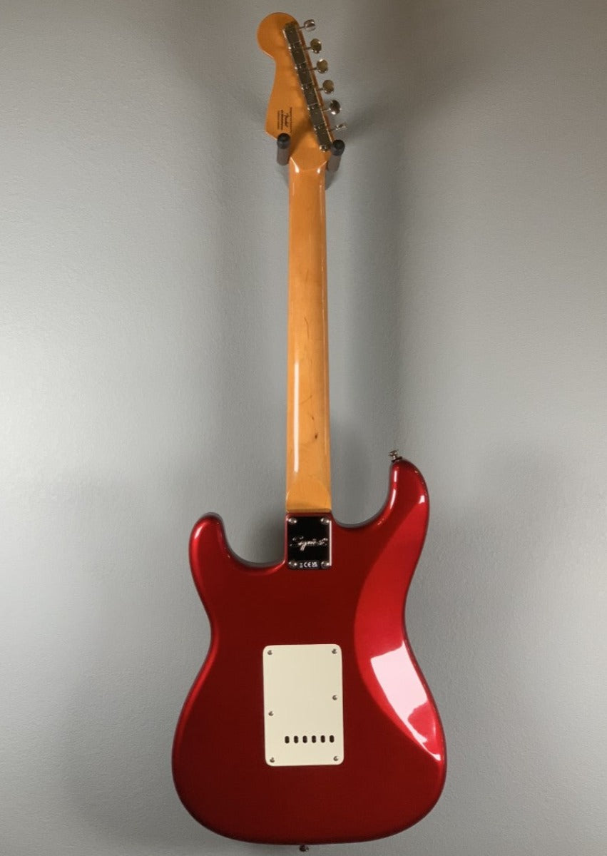 CLASSIC VIBE '60S STRATOCASTER®- Candy Apple Red