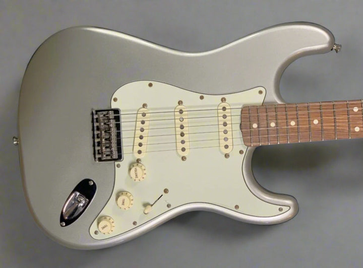 ROBERT CRAY STRATOCASTER-Inca Silver